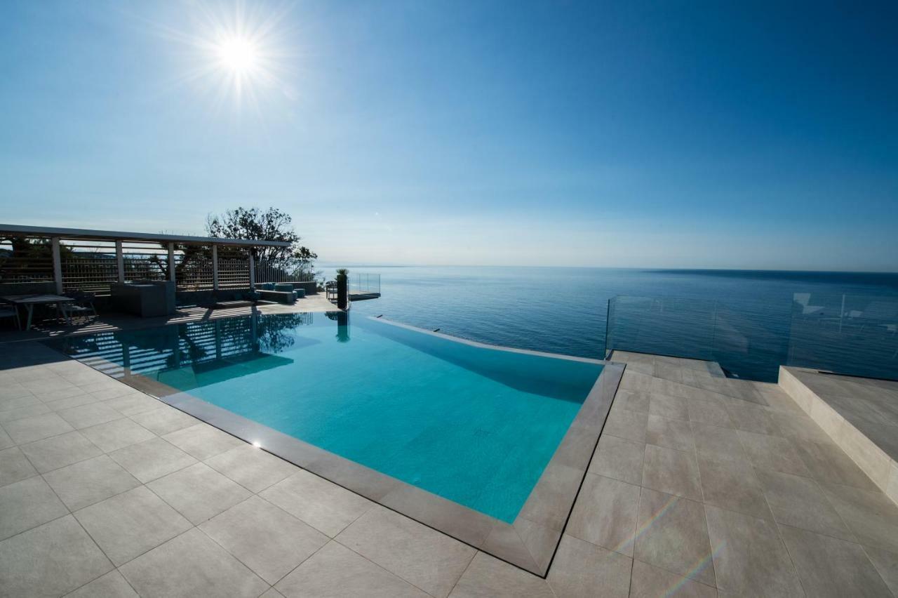 B&B Capo Torre Resort & Spa Албисола Супериоре Екстериор снимка