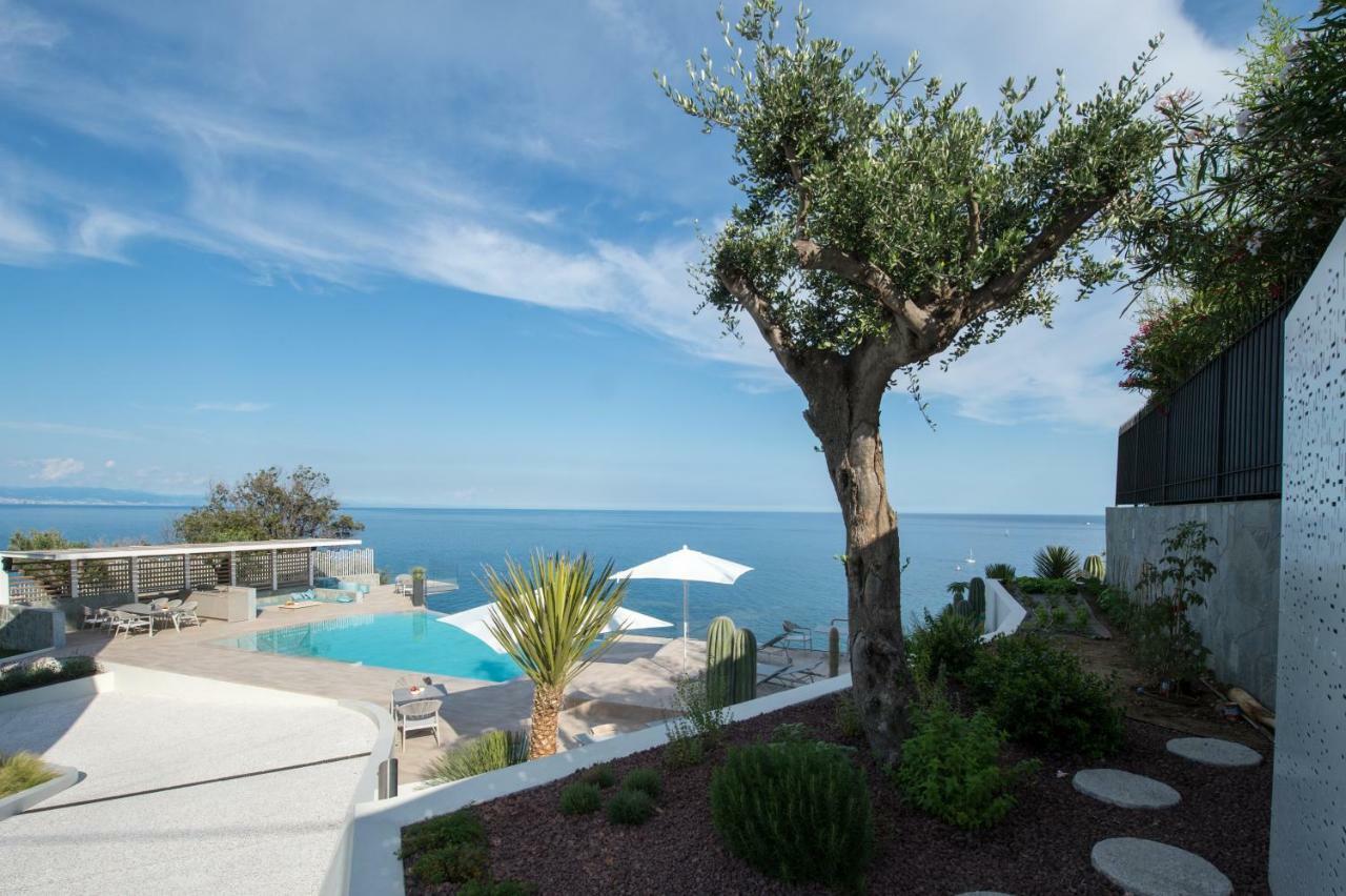 B&B Capo Torre Resort & Spa Албисола Супериоре Екстериор снимка
